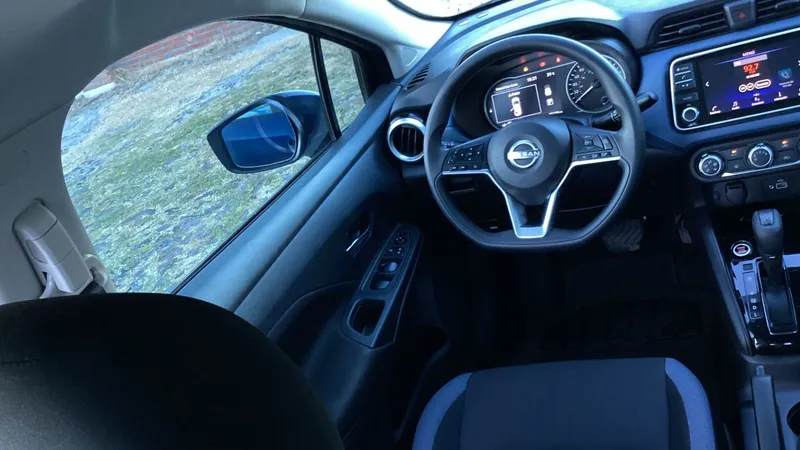 Nissan Versa 2023