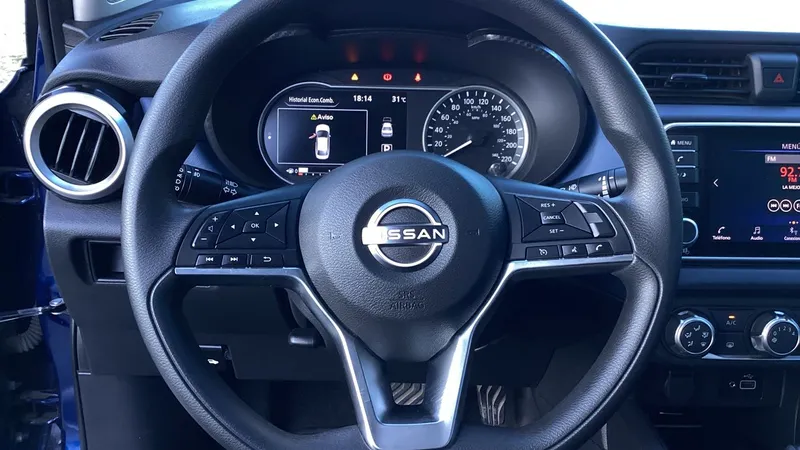 Nissan Versa 2023