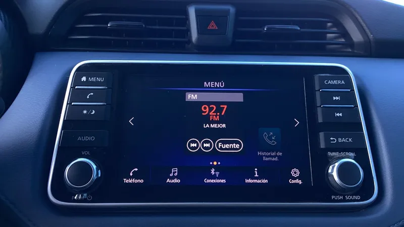 Nissan Versa 2023