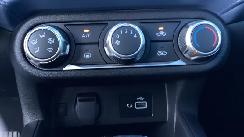Nissan Versa 2023