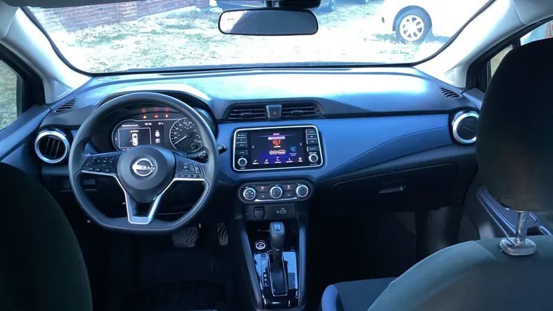 Nissan Versa 2023