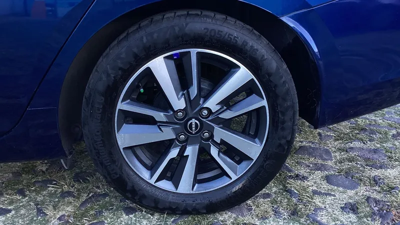 Nissan Versa 2023
