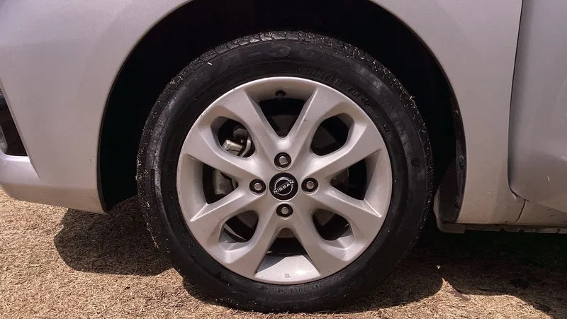 Nissan March 2022