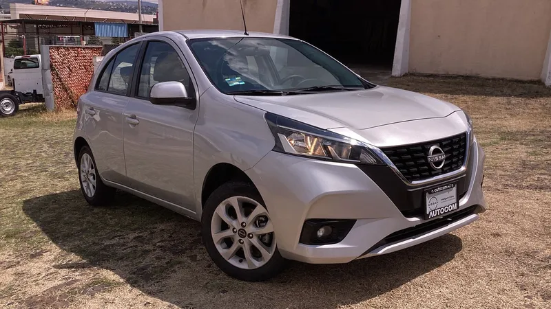 Nissan March 2022