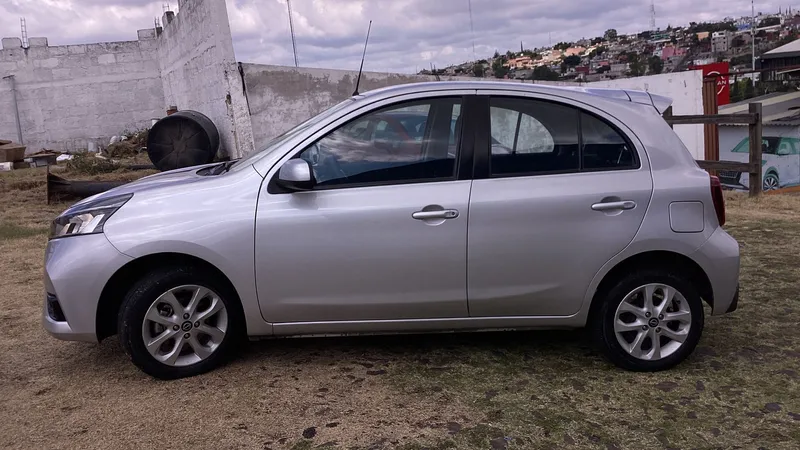 Nissan March 2022