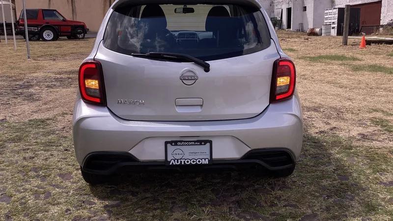 Nissan March 2022