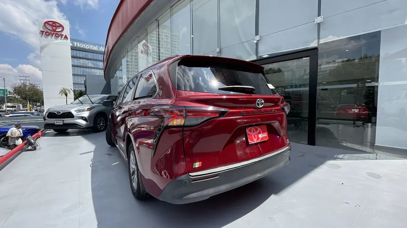 Toyota Sienna 2022