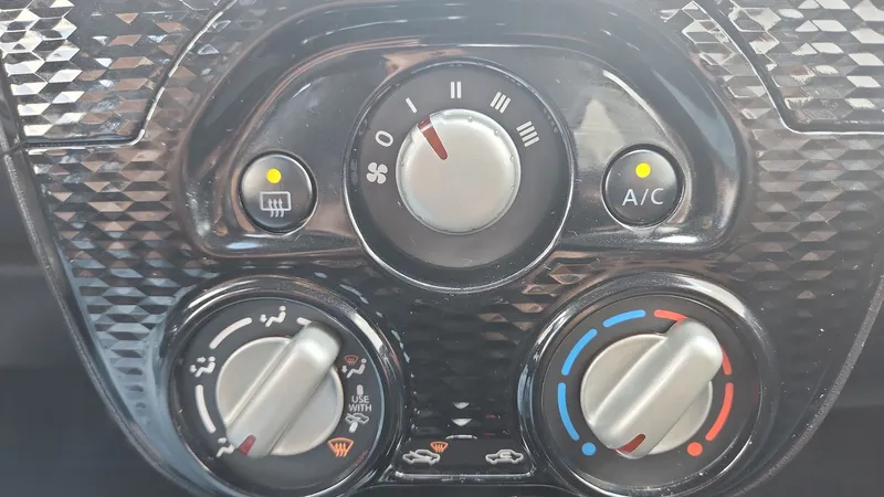Nissan March 2022