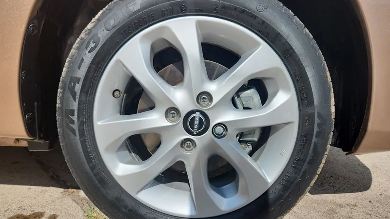 Nissan March 2022