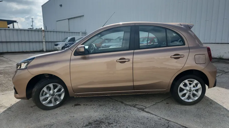 Nissan March 2022
