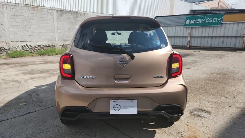 Nissan March 2022