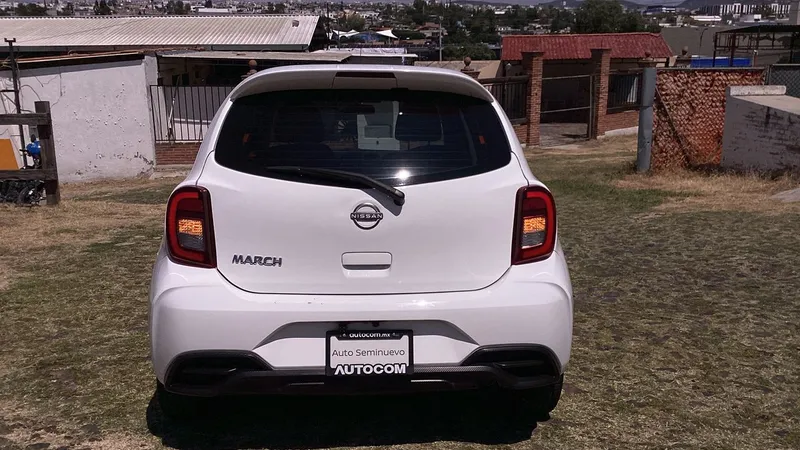 Nissan March 2023