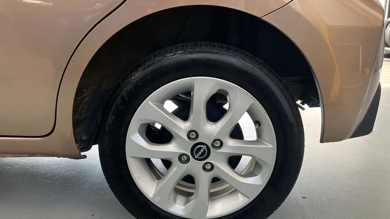 Nissan March 2023
