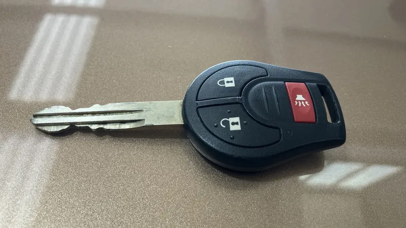 Nissan March 2023