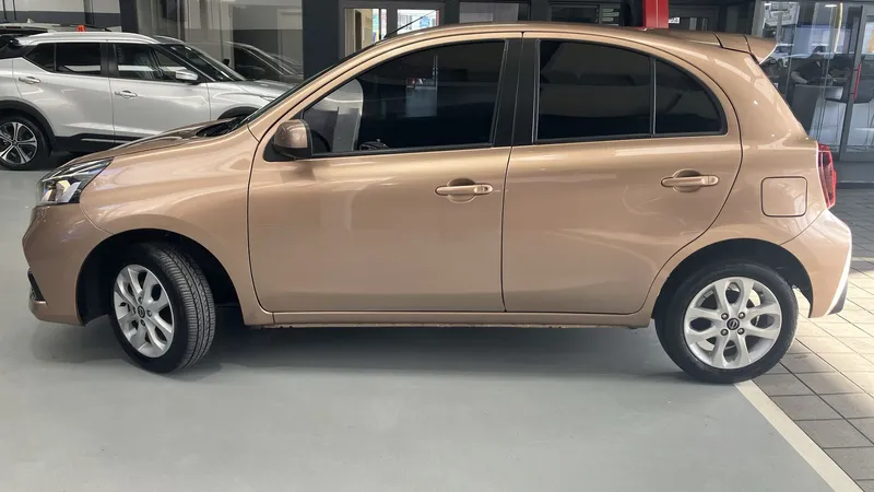Nissan March 2023