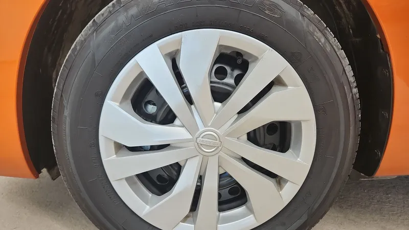 Nissan Versa 2024