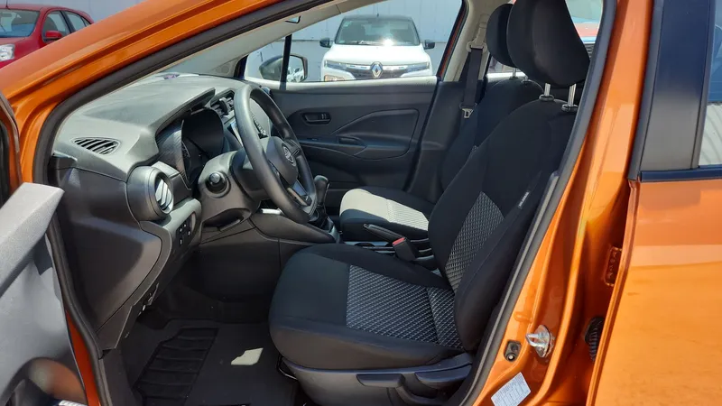 Nissan Versa 2024