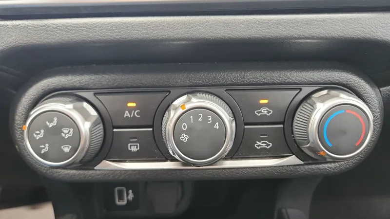 Nissan Versa 2024