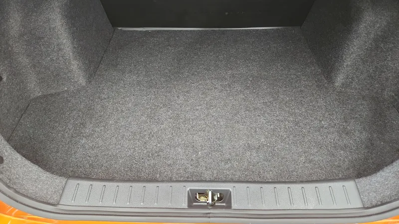 Nissan Versa 2024