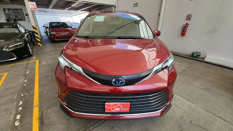 Toyota Sienna 2022