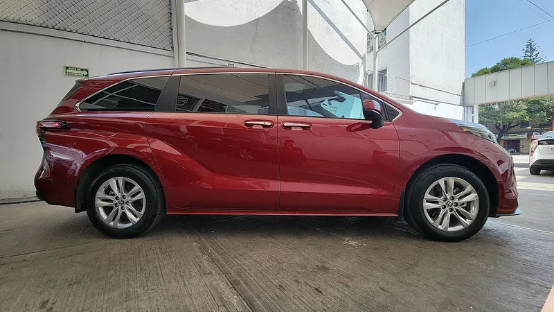 Toyota Sienna 2022