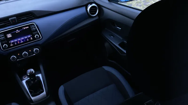 Nissan Versa 2023
