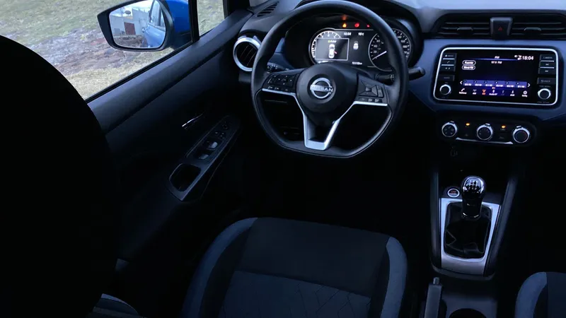 Nissan Versa 2023