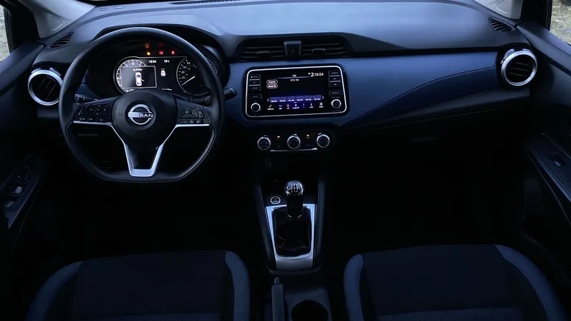 Nissan Versa 2023