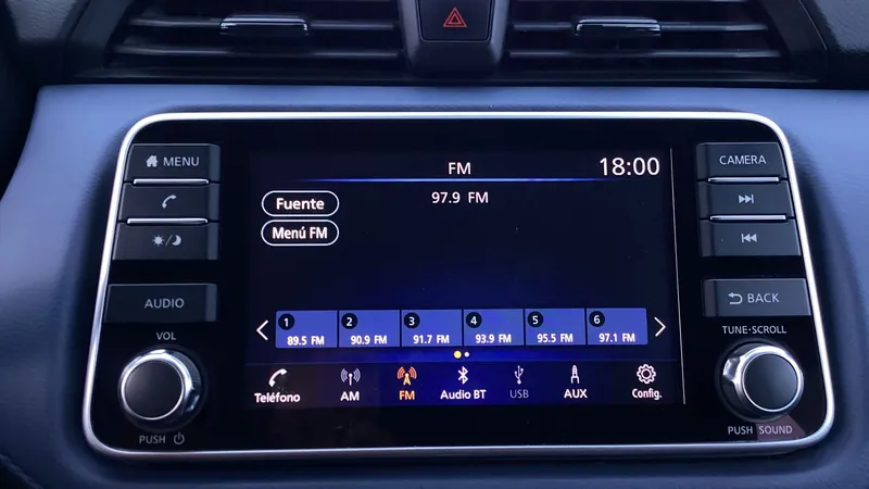 Nissan Versa 2023