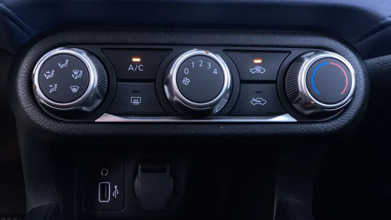 Nissan Versa 2023