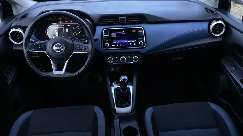 Nissan Versa 2023