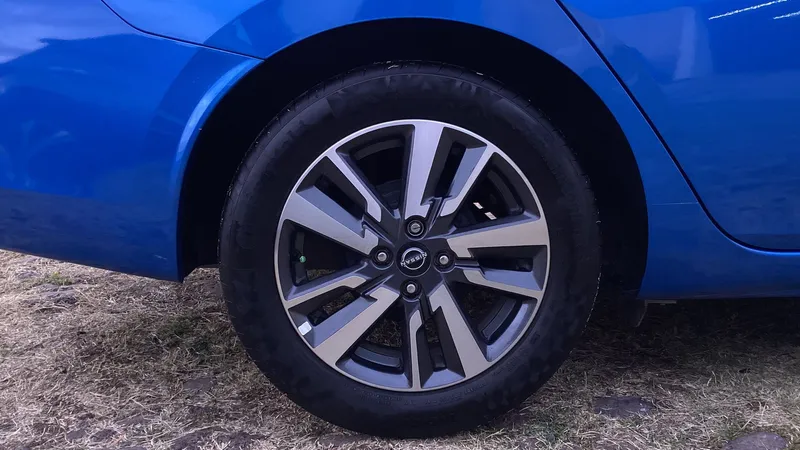 Nissan Versa 2023