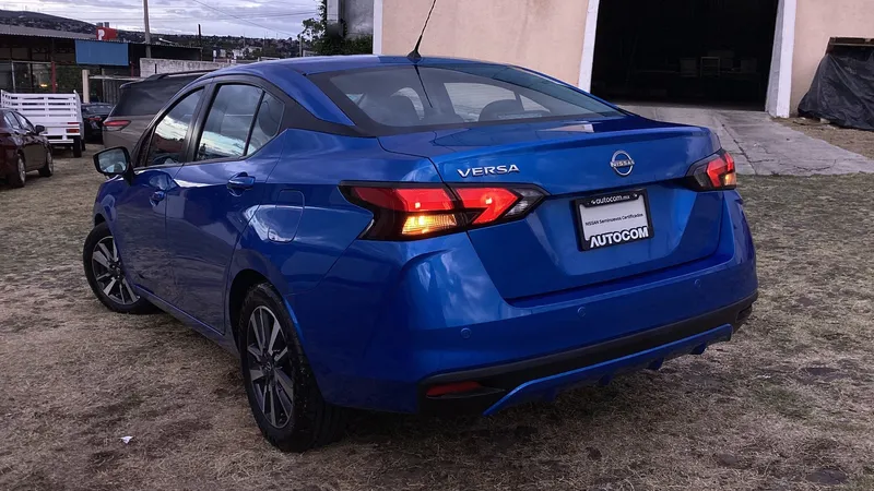 Nissan Versa 2023