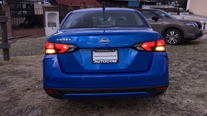 Nissan Versa 2023