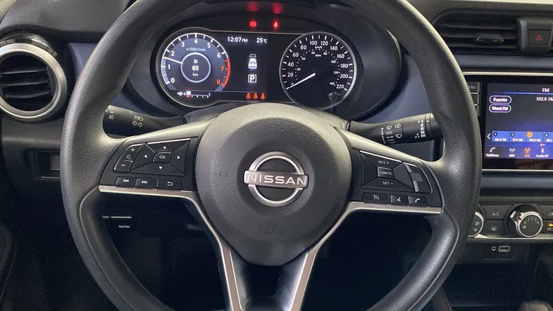 Nissan Versa 2023