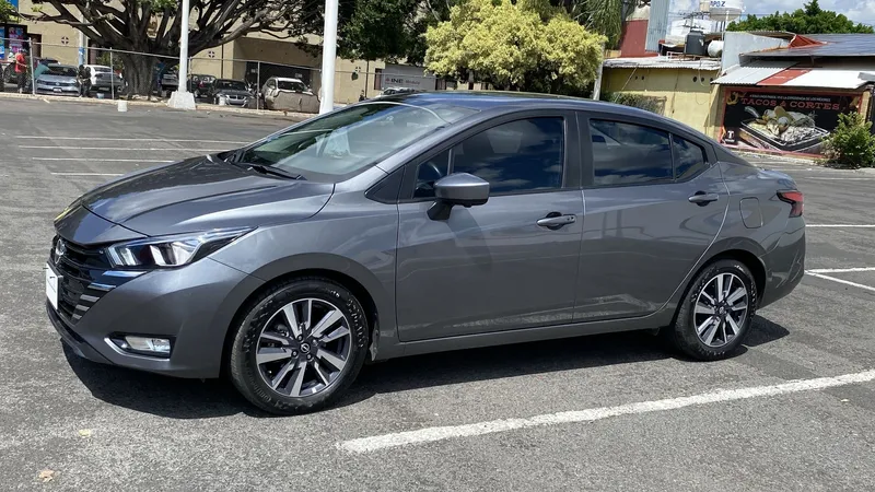 Nissan Versa 2023