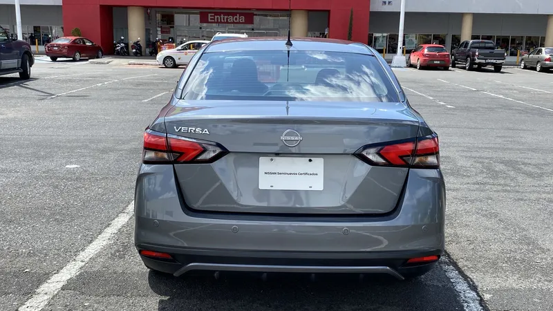 Nissan Versa 2023