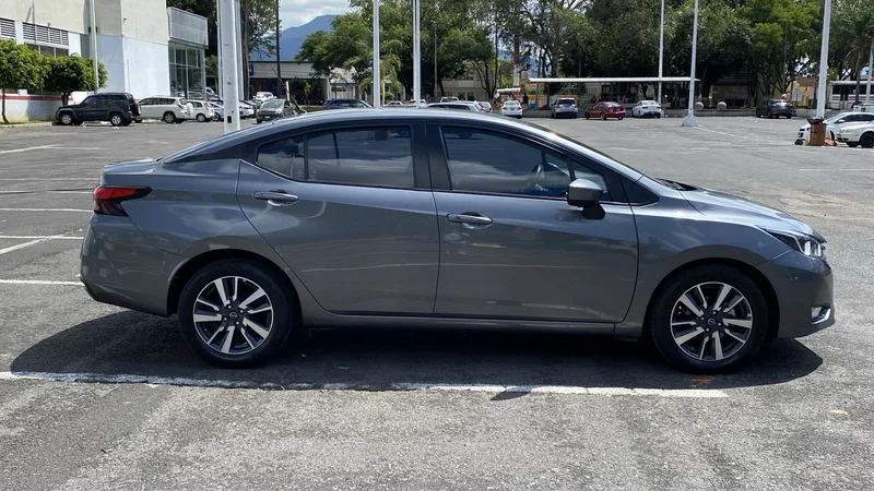 Nissan Versa 2023