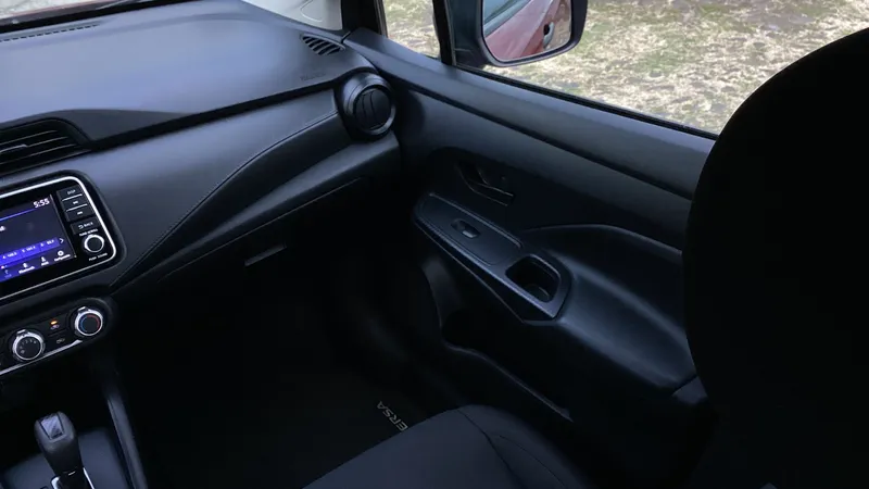 Nissan Versa 2023