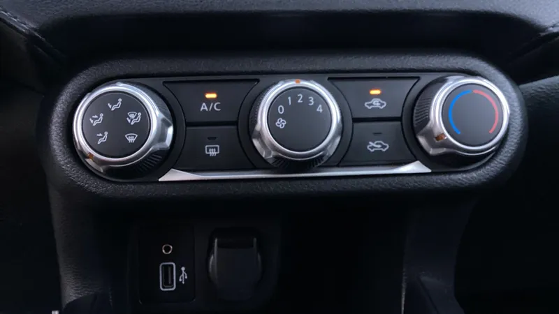 Nissan Versa 2023