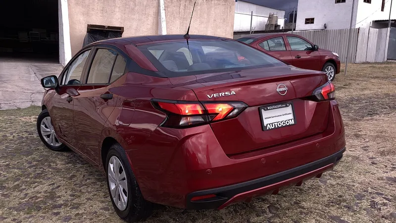 Nissan Versa 2023