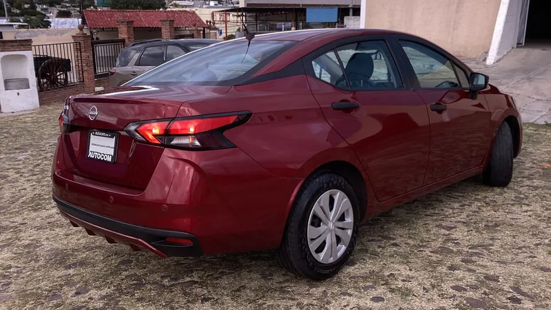 Nissan Versa 2023