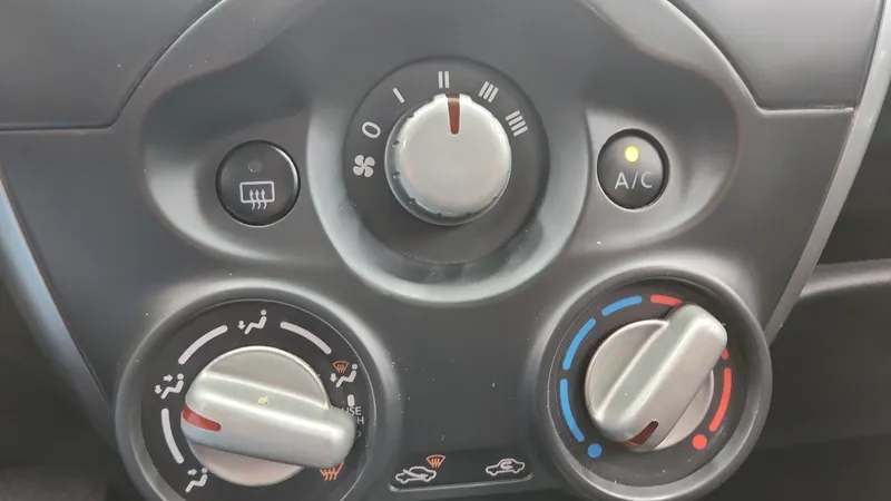 Nissan March 2020