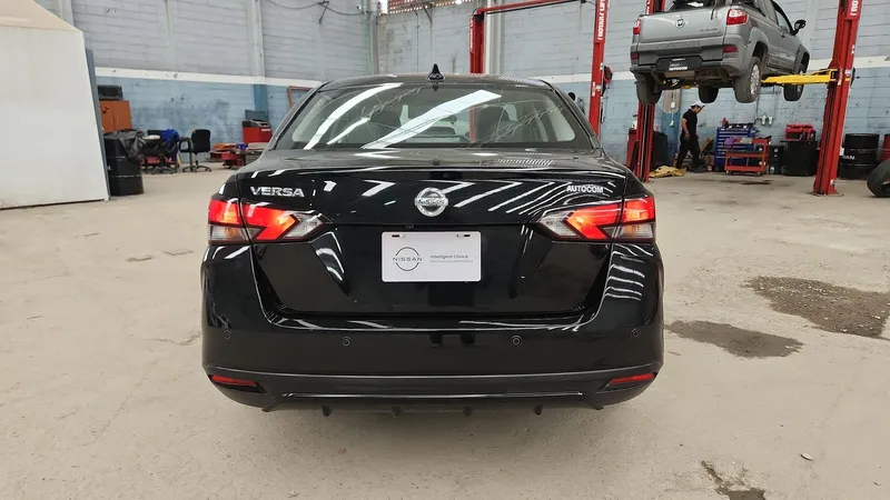 Nissan Versa 2021