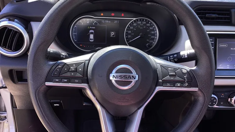 Nissan Versa 2021
