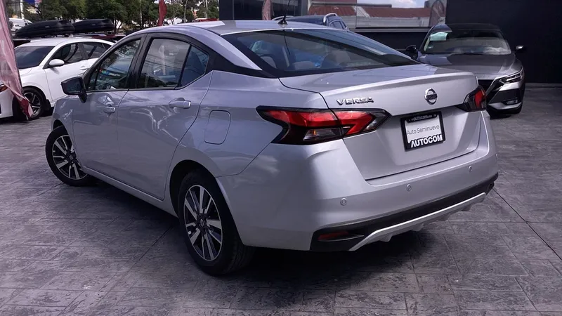 Nissan Versa 2021