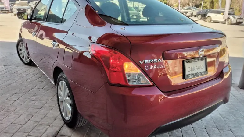 Nissan Versa 2018