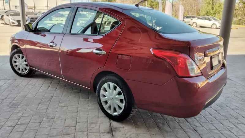 Nissan Versa 2018