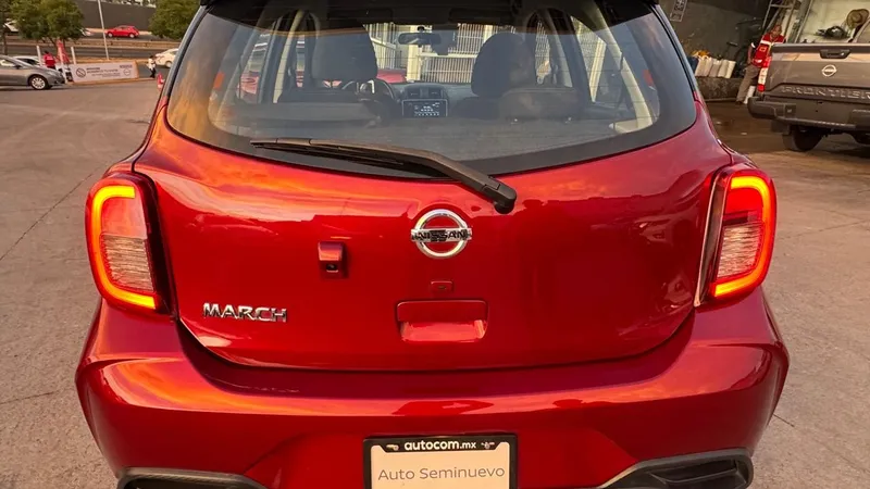 Nissan March 2021