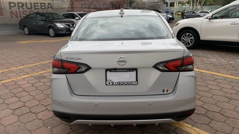 Nissan Versa 2020